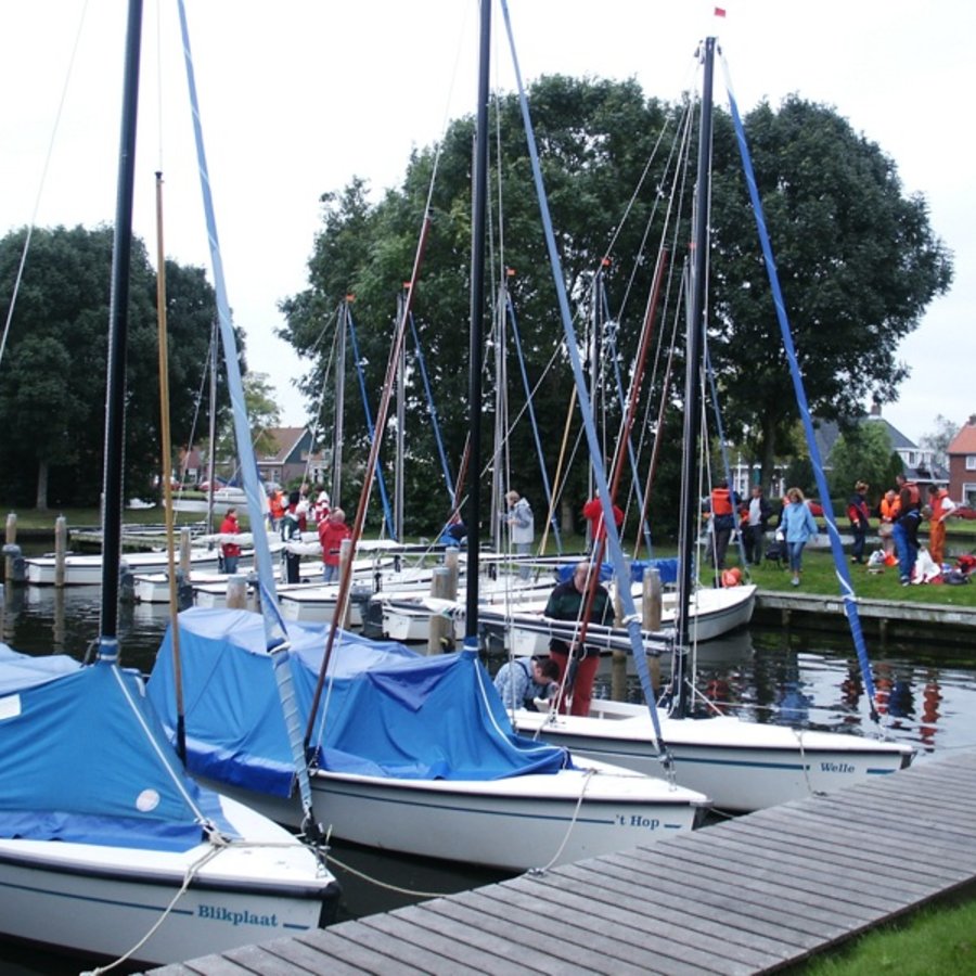 Polyvalken in der Marina von Maran Yachtcharter