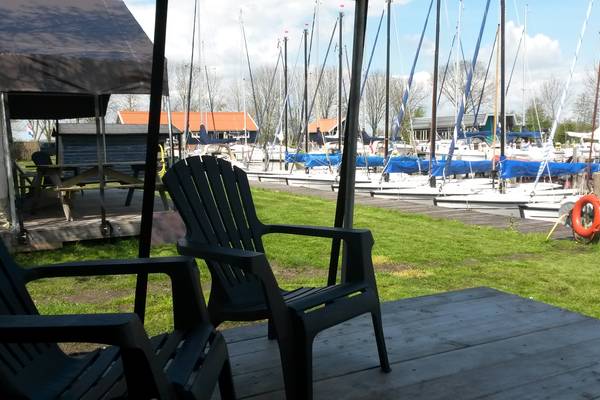 Camping aan het water in Friesland